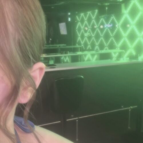 府中ガールズバー レジェンド よるのアップスタイル自撮り