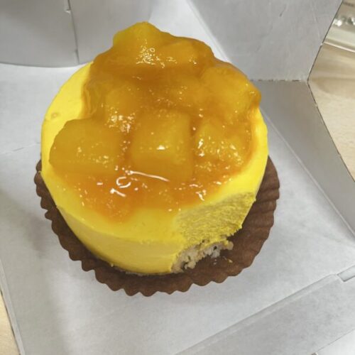 府中ガールズバー レジェンド くるみが食べたスタバのマンゴームースケーキ