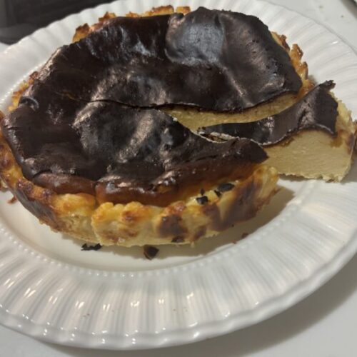 府中ガールズバー レジェンド すうが作ったバスクチーズケーキ