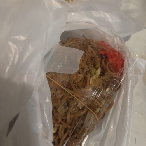 府中ガールズバー レジェンド すうがよるから貰ったお祭りの焼きそば